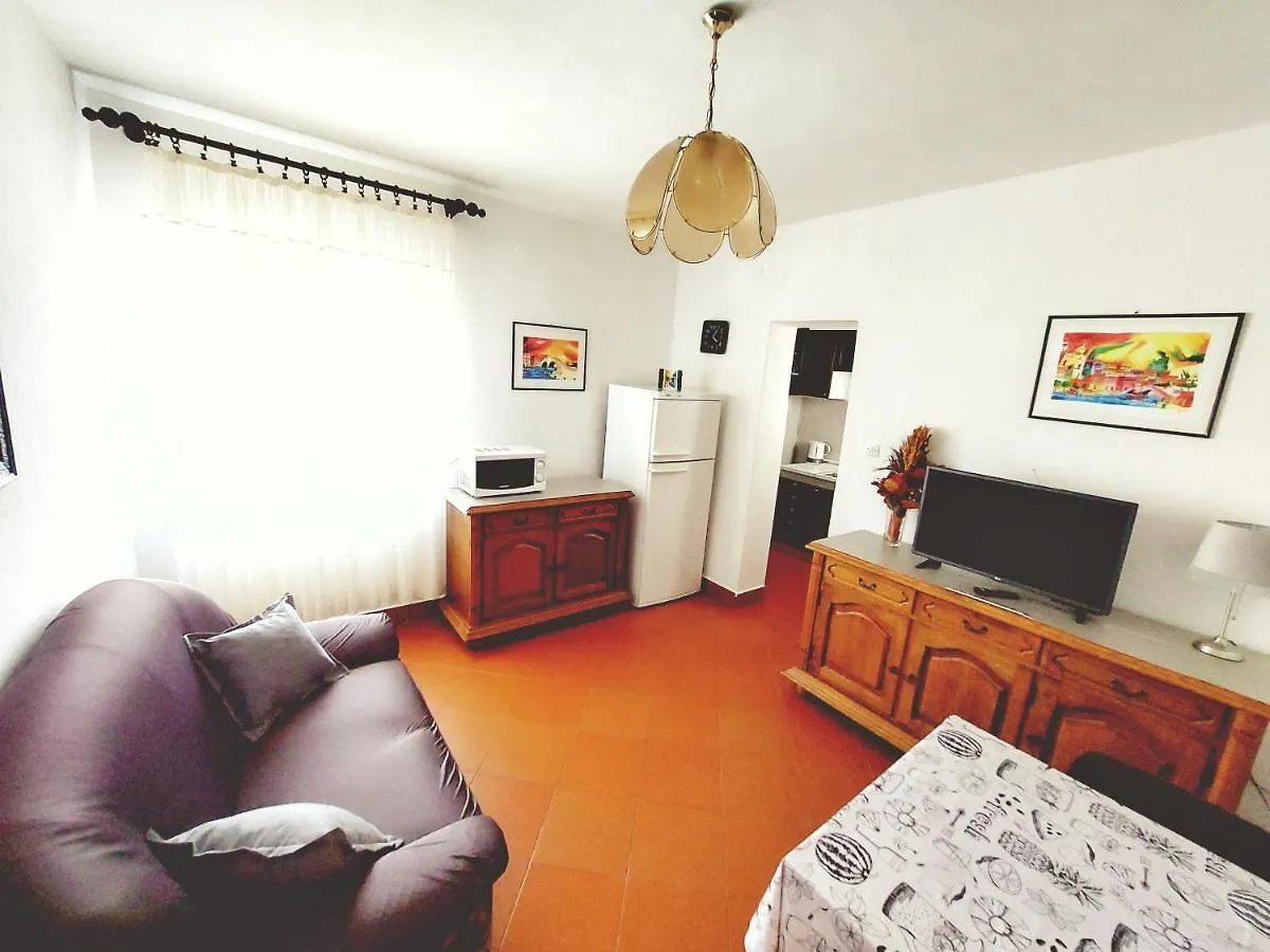 Apartment Eli 파그 0*,